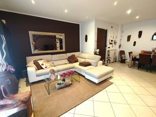 Appartamento in Vendita a Massa, 290'000€, 110 m², arredato, con Box