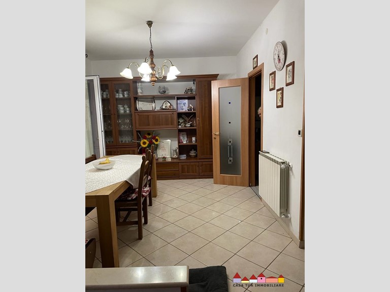 Appartamento in Vendita a Carrara, 190'000€, 110 m²