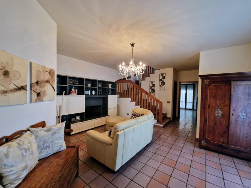 Villetta a schiera in Vendita a Santa Croce sull'Arno, 240'000€, 160 m², con Box