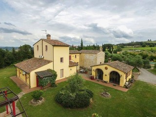 Villa in Vendita a Casciana Terme Lari, zona Casciana Terme, 850'000€, 195 m², con Box