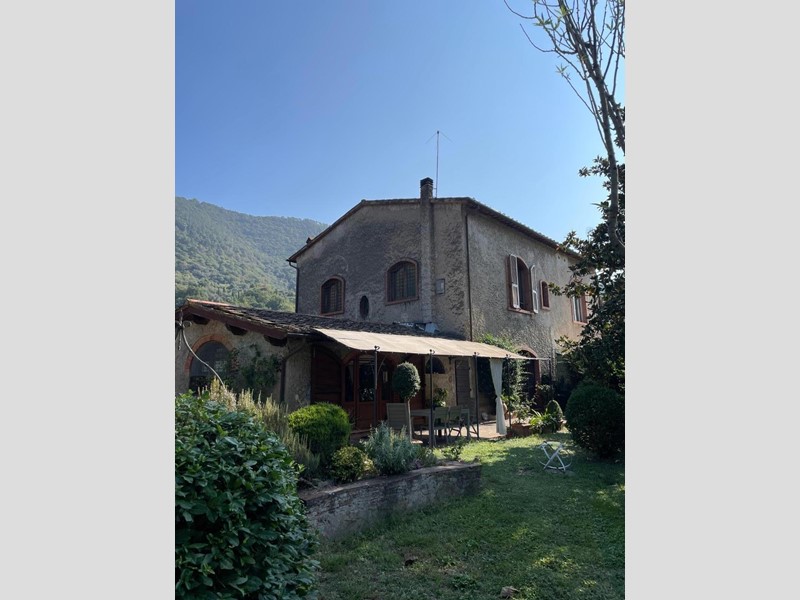 Casa di corte in Vendita a San Giuliano Terme, zona Rigoli, 500'000€, 200 m²