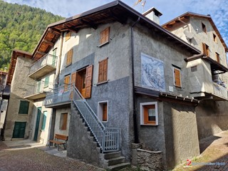 Casa Semi Indipendente in Vendita a Aprica, 140'000€, 170 m²