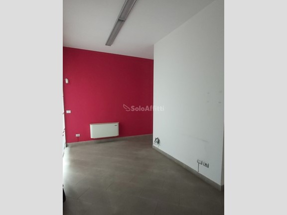 Ufficio in Affitto a Pozzuolo Martesana, zona Centro, 1'000€, 54 m²