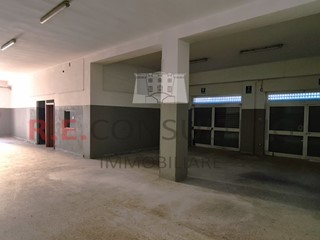 Immobile commerciale in Vendita a Martina Franca, 156'000€, 190 m²