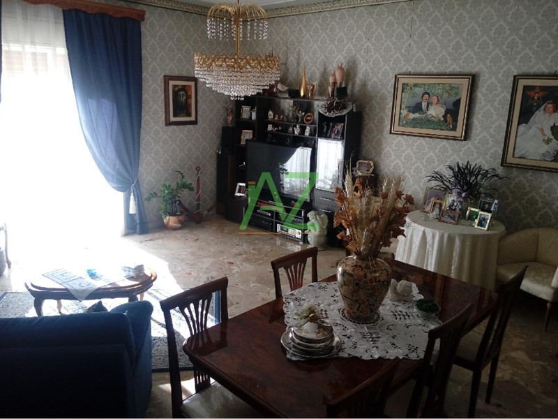 Casa Indipendente in Vendita a Motta Sant'Anastasia, zona Centro, 140'000€, 172 m², con Box