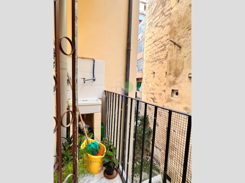 Bilocale in Vendita a Livorno, zona Garibaldi, 70'000€, 49 m², arredato