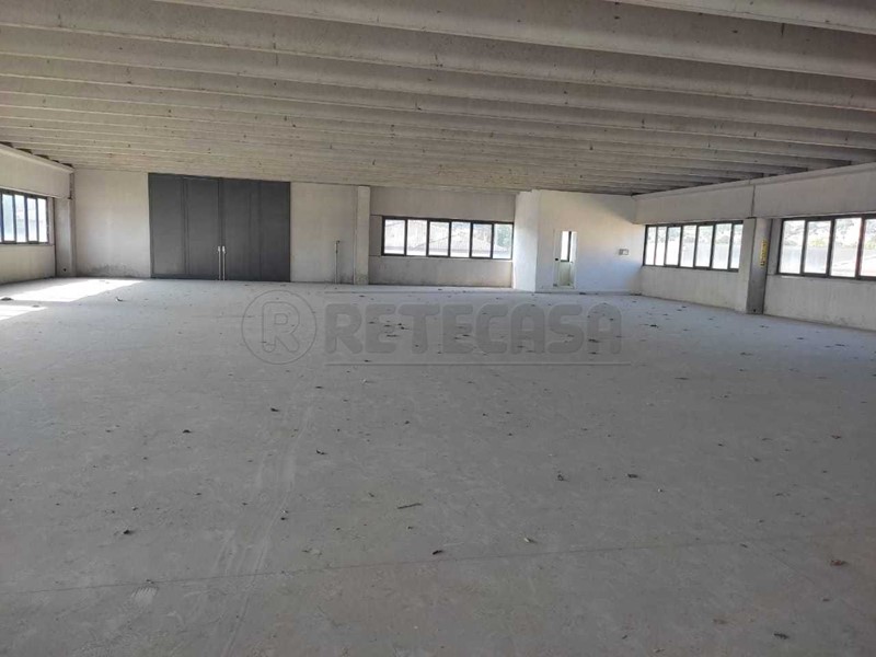 Capannone in Vendita a Arzignano, 170'000€, 730 m²