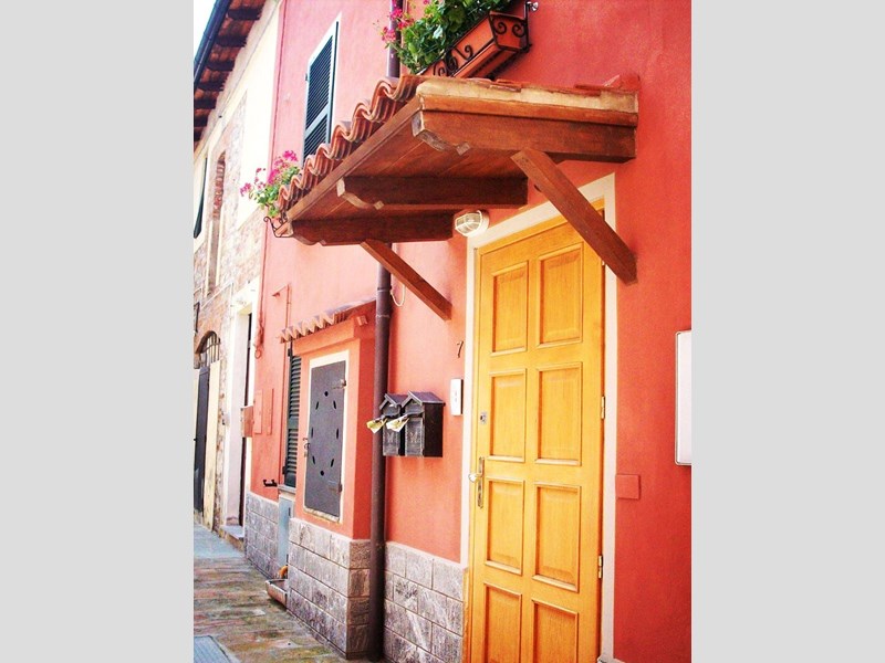 Quadrilocale in Vendita a Ziano Piacentino, zona Colline Val Tidone , 90'000€, 120 m²