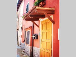 Quadrilocale in Vendita a Ziano Piacentino, zona Colline Val Tidone , 90'000€, 120 m²