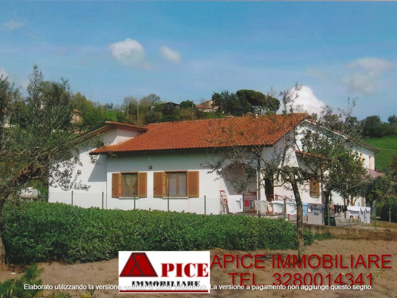 Casa Indipendente in Vendita a Apice, zona Contrada Calvano, 75'000€, 104 m²