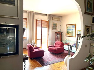 Appartamento in Vendita a Empoli, 265'000€, 130 m², con Box