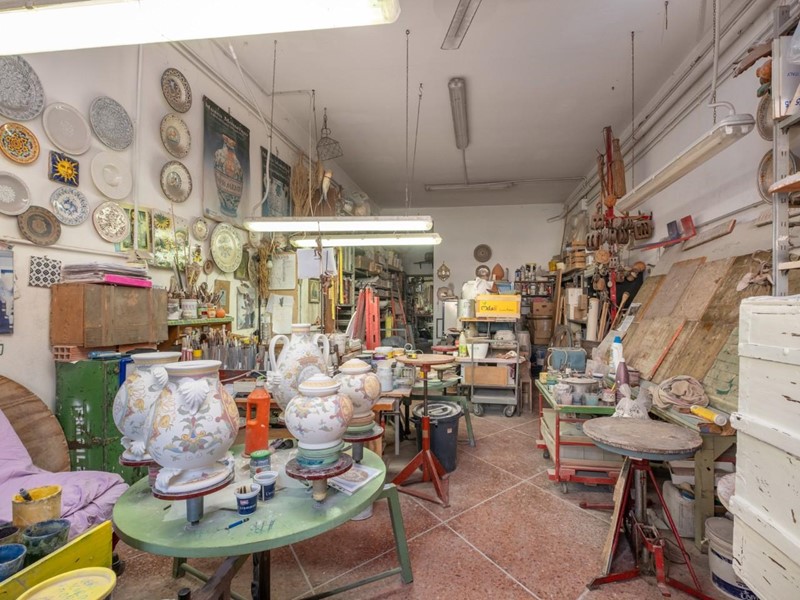 Laboratorio in Vendita a Bientina, 120'000€, 140 m²