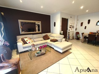 Appartamento in Vendita a Massa, 290'000€, 110 m², arredato, con Box