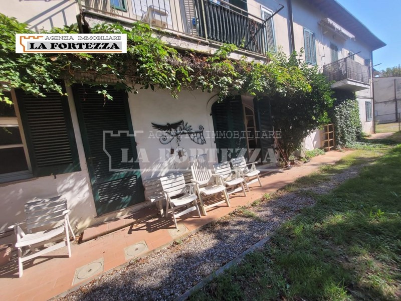 Casa di corte in Vendita a San Giuliano Terme, zona Campo, 265'000€, 165 m²