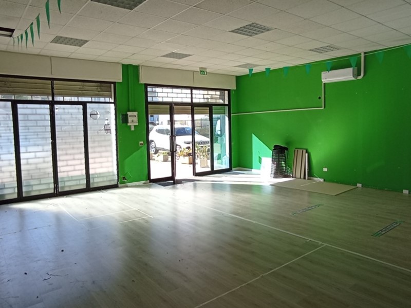 Immobile commerciale in Affitto a Ragusa, 600€, 85 m²