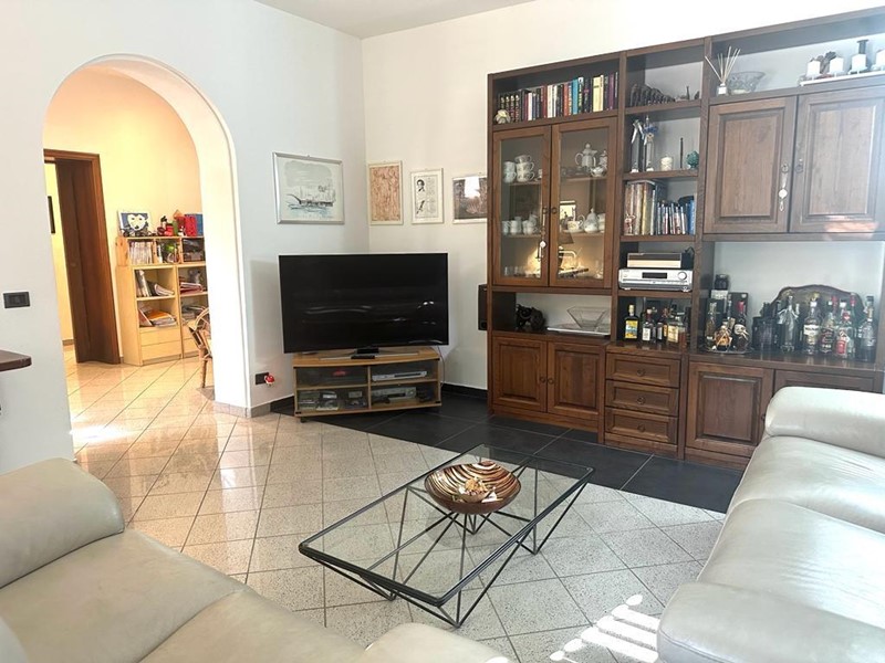 Casa Indipendente in Vendita a Empoli, 440'000€, 280 m², con Box
