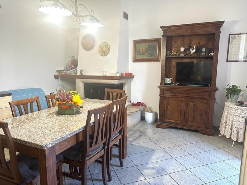 Casa Indipendente in Vendita a Empoli, 420'000€, 280 m², con Box