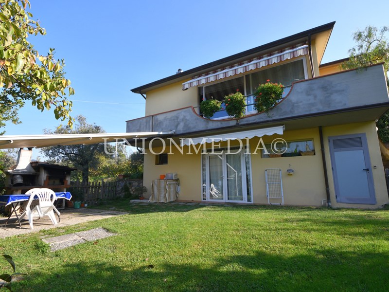 Casa Indipendente in Vendita a Fosdinovo, 420'000&euro;, 150 m²