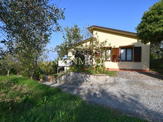 Casa Indipendente in Vendita a Fosdinovo, 420'000€, 150 m²