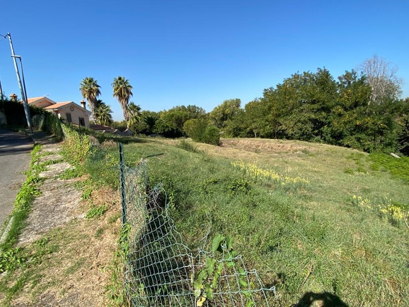 Terreno edificabile in Vendita a Tivoli, zona Villaggio Adriano, 350'000&euro;, 2100 m²