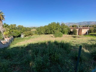 Terreno edificabile in Vendita a Tivoli, zona Villaggio Adriano, 350'000€, 2100 m²