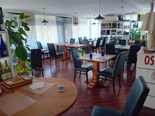 Attività commerciale in Vendita a Pisa, zona Tirrenia, 75'000€, 120 m²