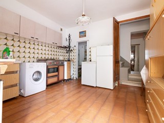 Casa Indipendente in Vendita a Pomarance, zona Montecerboli, 38'000€, 75 m², con Box