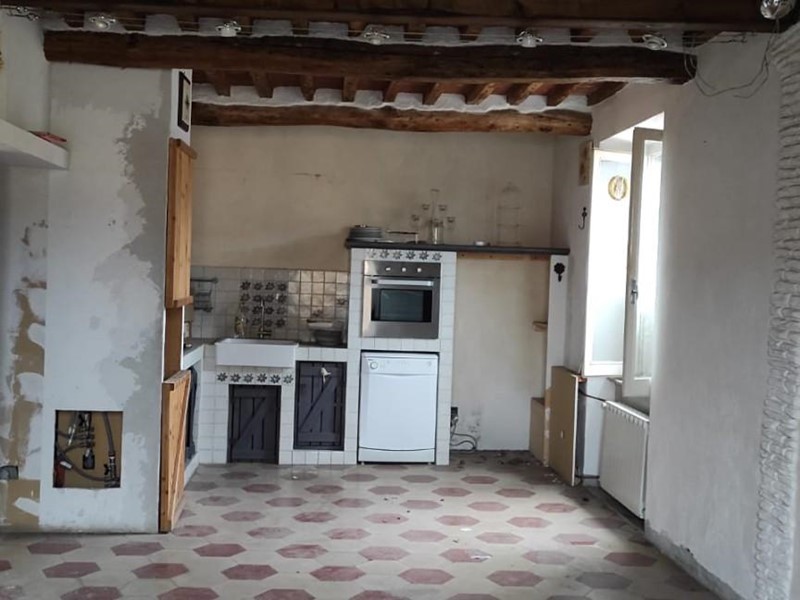 Appartamento in Vendita a Carrara, 75'000€, 127 m², arredato