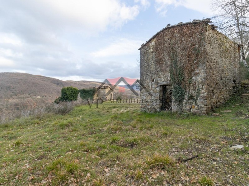 Casa Indipendente in Vendita a Castelnuovo di Val di Cecina, 149'000€, 240 m²