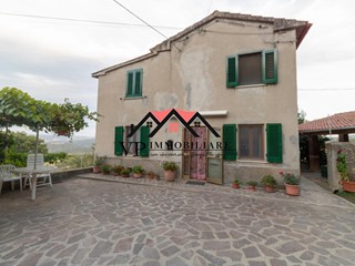 Casale in Vendita a Pomarance, 140'000€, 60 m², arredato, con Box