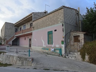 Casa Indipendente in Vendita a Ragusa, 290'000&euro;, 250 m², con Box