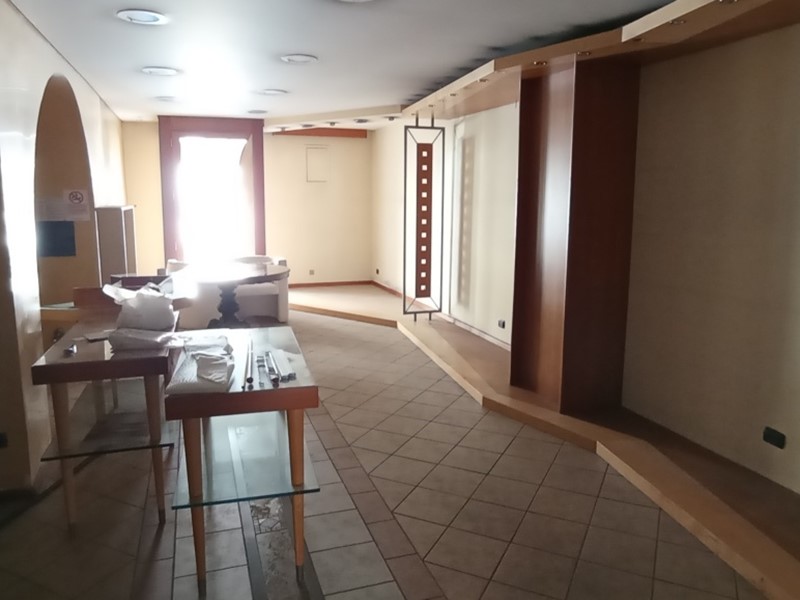 Immobile commerciale in Vendita a Ragusa, 70'000€, 60 m²