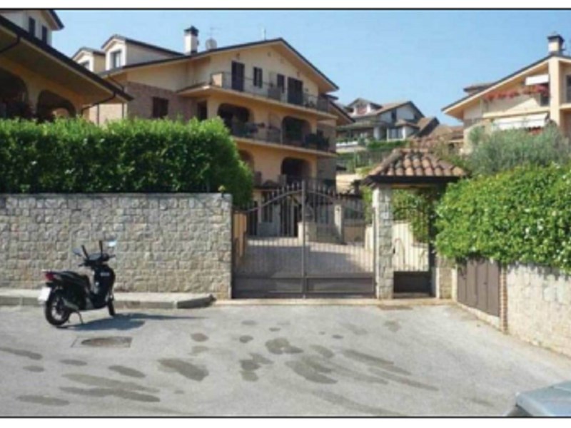 Villa in Vendita a Monteforte Irpino, 346'000&euro;, arredato