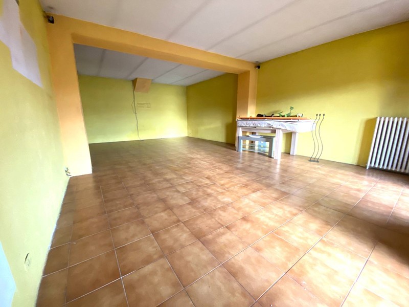 Villetta a schiera in Vendita a Santhià, 70'000€, 191 m²