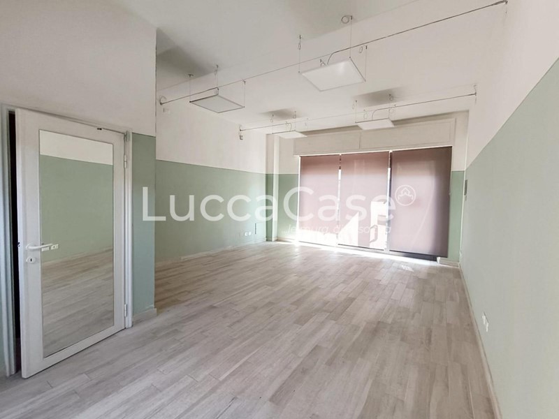 Immobile commerciale in Affitto a Lucca, zona San Vito, 600€, 35 m²