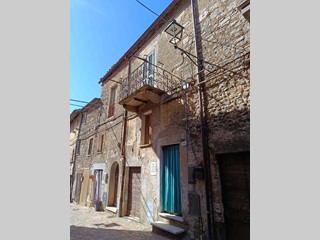 Appartamento in Vendita a Penna in Teverina, 29'000&euro;, 102 m²