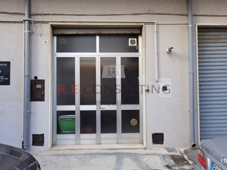 Immobile commerciale in Vendita a Martina Franca, 120'000€, 211 m²