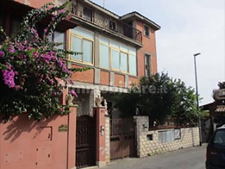 Appartamento in Vendita a Roma, zona Borghesiana/Due Leoni, 116'250€, 102 m²
