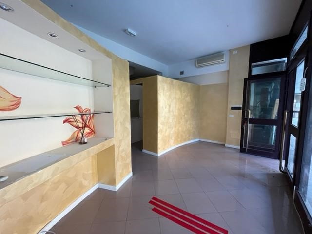 Immobile commerciale in Affitto a Pisa, 1'000€, 70 m²