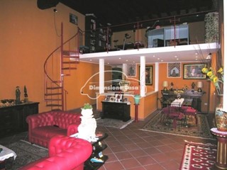 Appartamento in Vendita a Lucca, 550'000&euro;, 200 m²