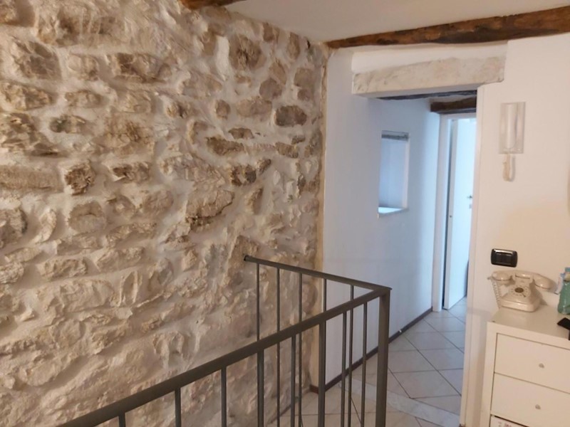 Casa Semi Indipendente in Vendita a Carrara, zona Torano, 140'000€, 90 m², arredato
