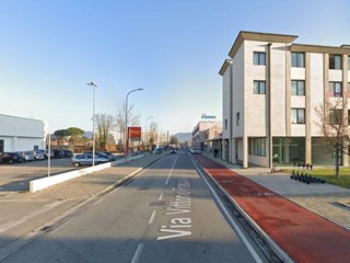 Immobile commerciale in Affitto a Pisa, 4'000€, 200 m²