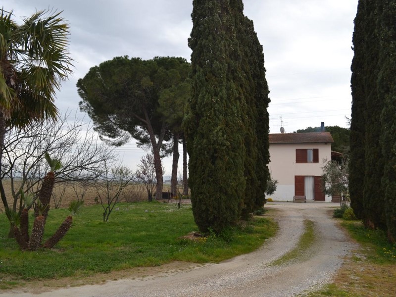 Casa Indipendente in Vendita a Campiglia Marittima, 350'000€, 130 m², con Box