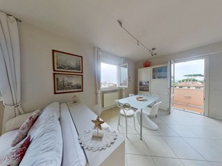 Trilocale in Affitto a Massa, zona Marina di Massa, 1'000€, 80 m², arredato