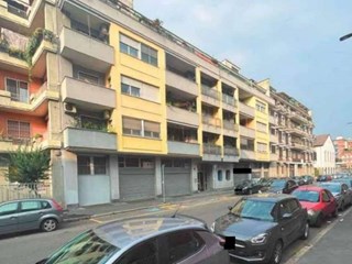 Immobile commerciale in Vendita a Milano, zona Mazzini, 76'500€, 60 m²
