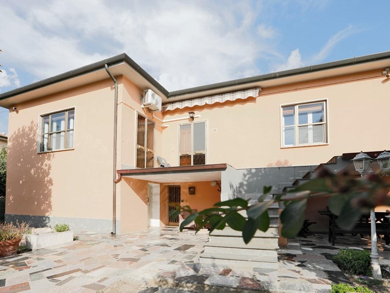 Casa Indipendente in Vendita a Collesalvetti, 399'000&euro;, 170 m²