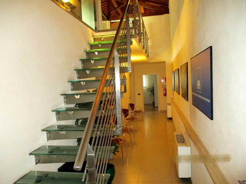 Ufficio in Vendita a Pontedera, 350'000€, 250 m²