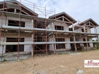 Villa in Vendita a Morimondo, 350'000€, 220 m²