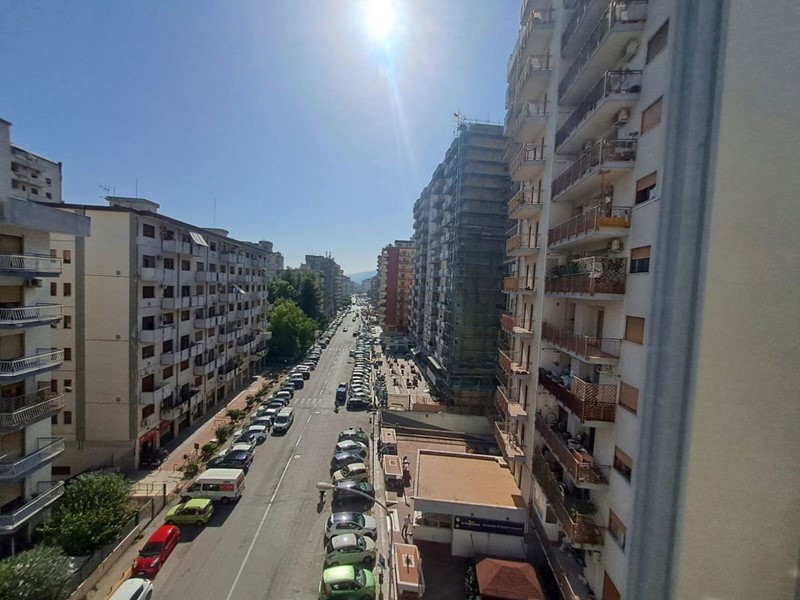 Appartamento in Vendita a Palermo, 265'000€, 170 m²