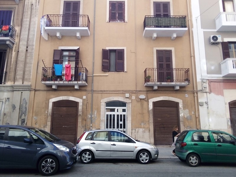 Trilocale in Vendita a Bari, 50'000€, 107 m²